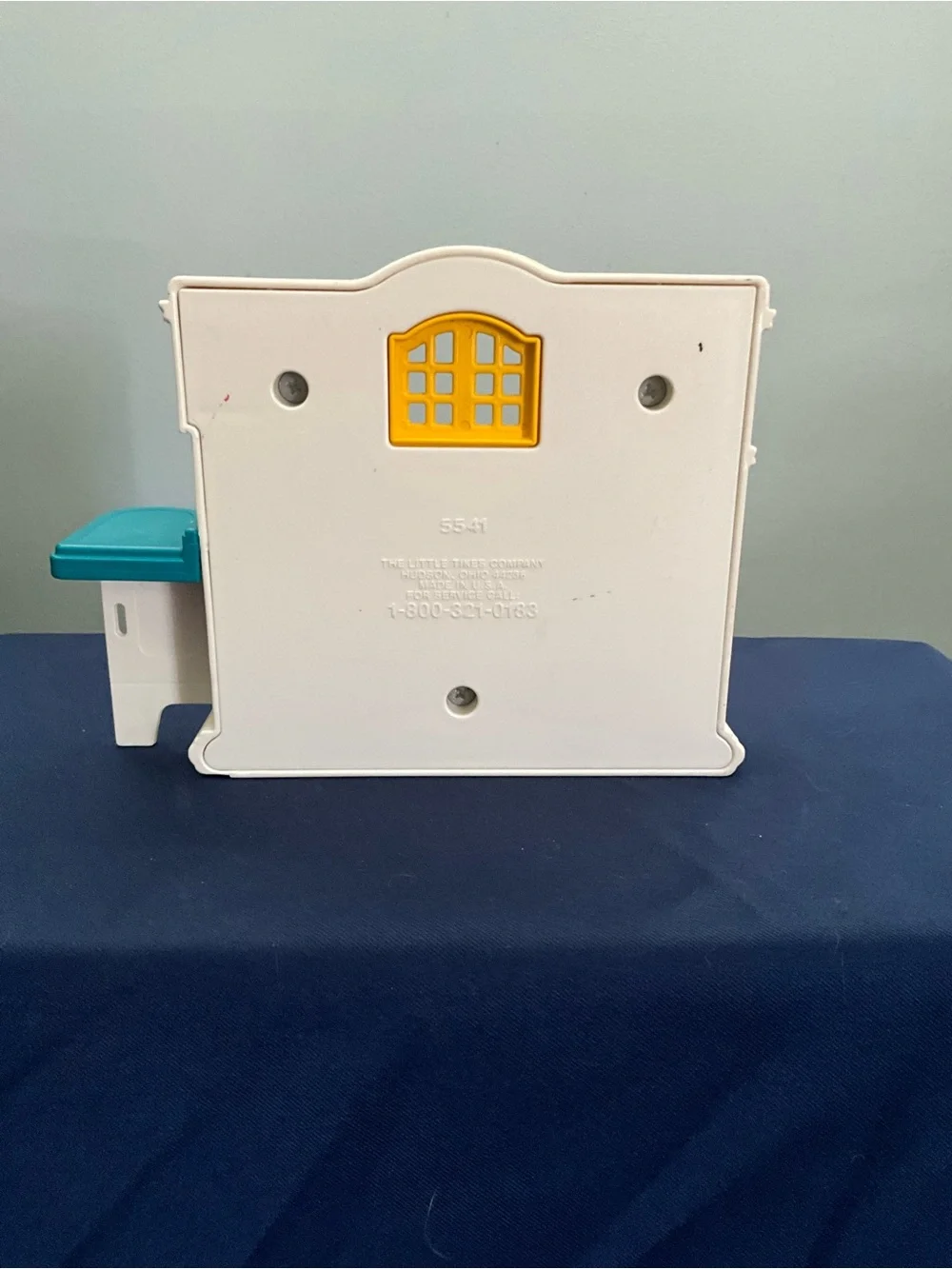 Little Tikes dollhouse White & Teal Kids Play Kitchen with Yellow Accents